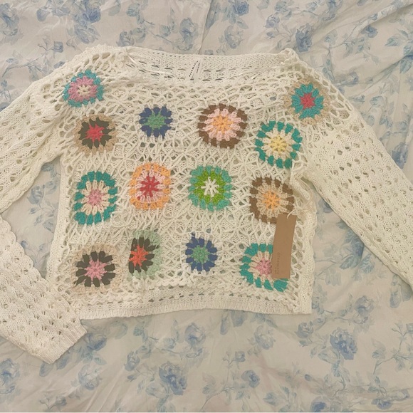 adorable crochet cropped long sleeve - Picture 1 of 3